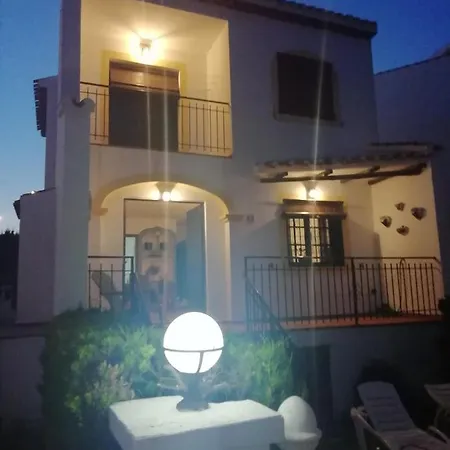 Con Vistas A La Piscina Nyaraló *