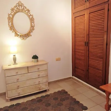 Con Vistas A La Piscina Nyaraló