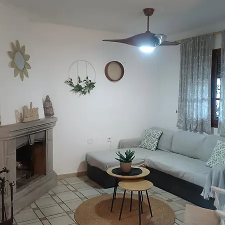 Con Vistas A La Piscina