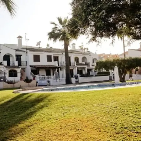 Nyaraló Con Vistas A La Piscina Torrevieja
