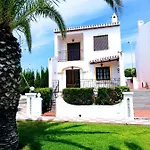 Con Vistas A La Piscina Будинок відпочинку