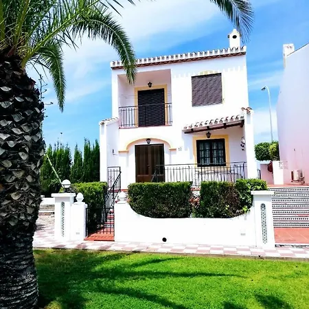 Con Vistas A La Piscina Semesterbostad