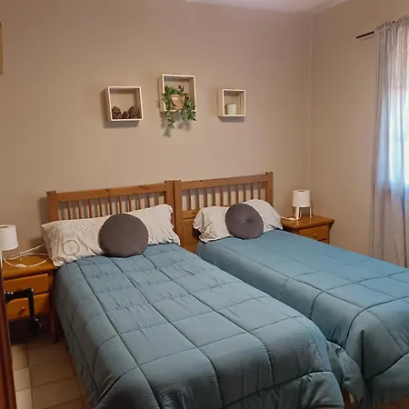 Con Vistas A La Piscina