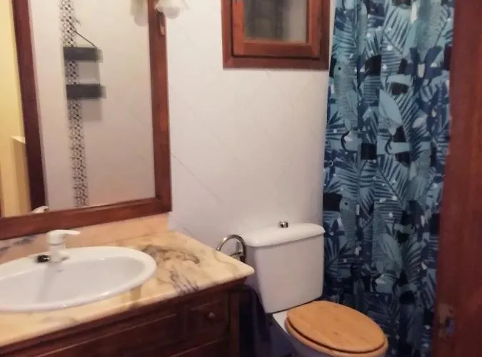 Con Vistas A La Piscina 度假居 *